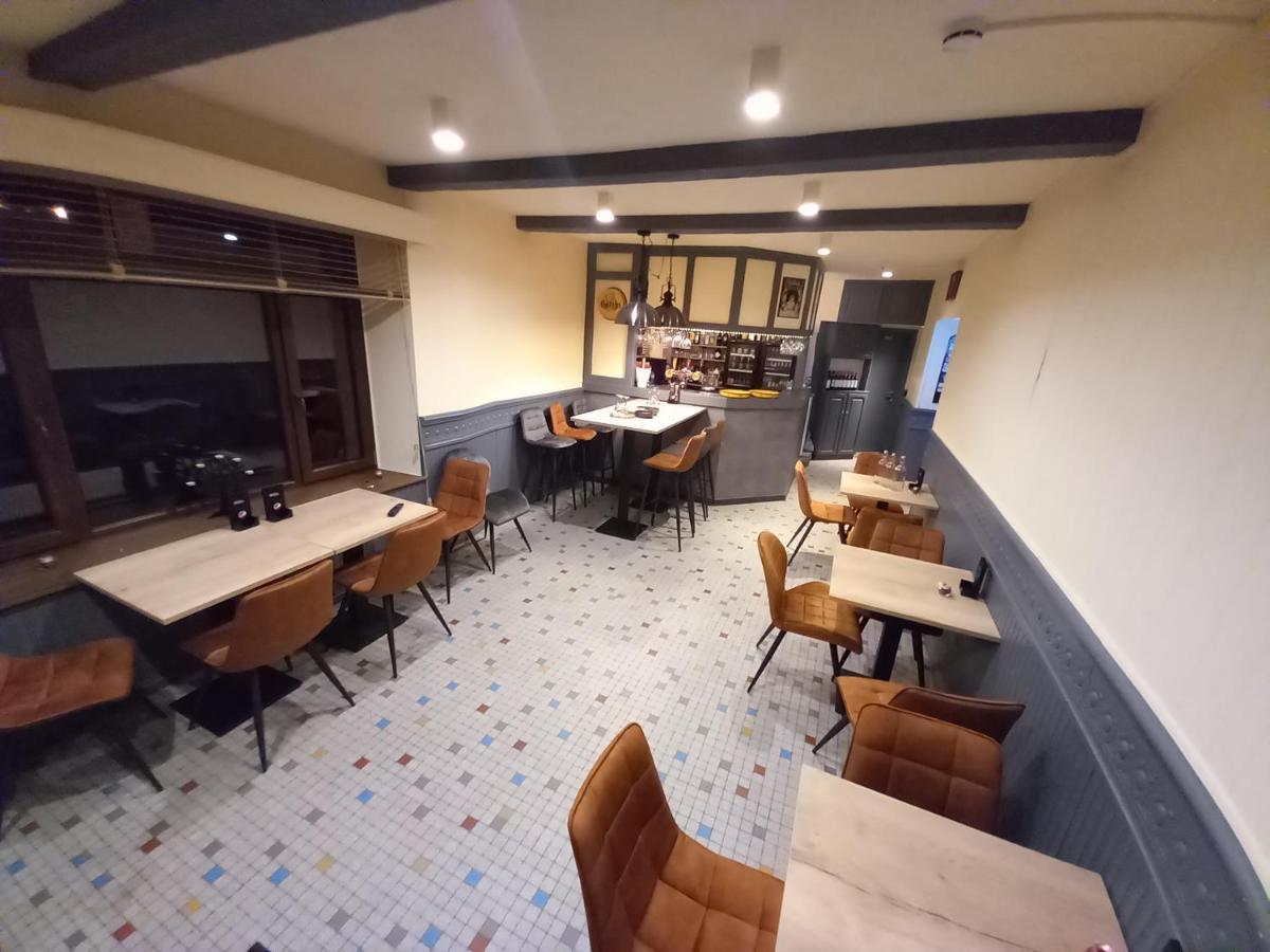 אלה Hotel Au Central מראה חיצוני תמונה