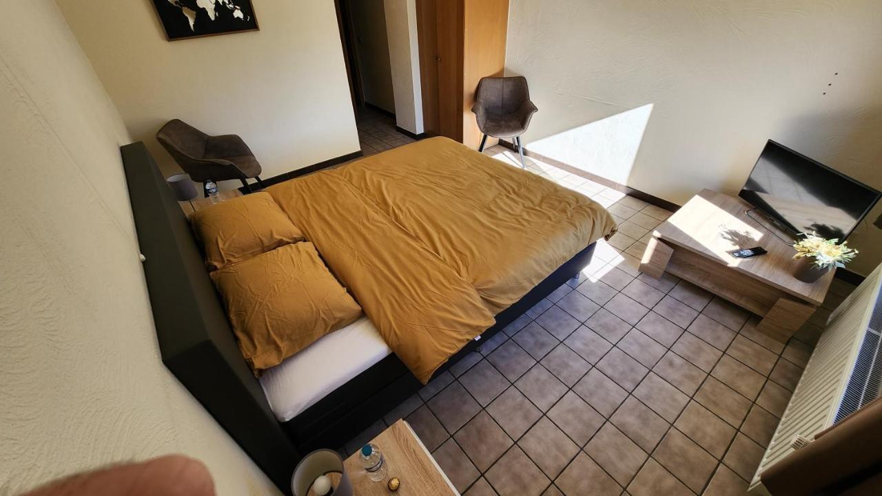 אלה Hotel Au Central מראה חיצוני תמונה